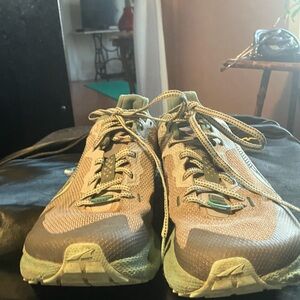 Altra Timp 4, 9.5  women’s. Good condition